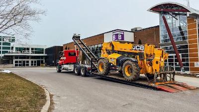 Tilt & Load Trucking Ontario | Heavy Equipment Movers | Solid Hook Inc.